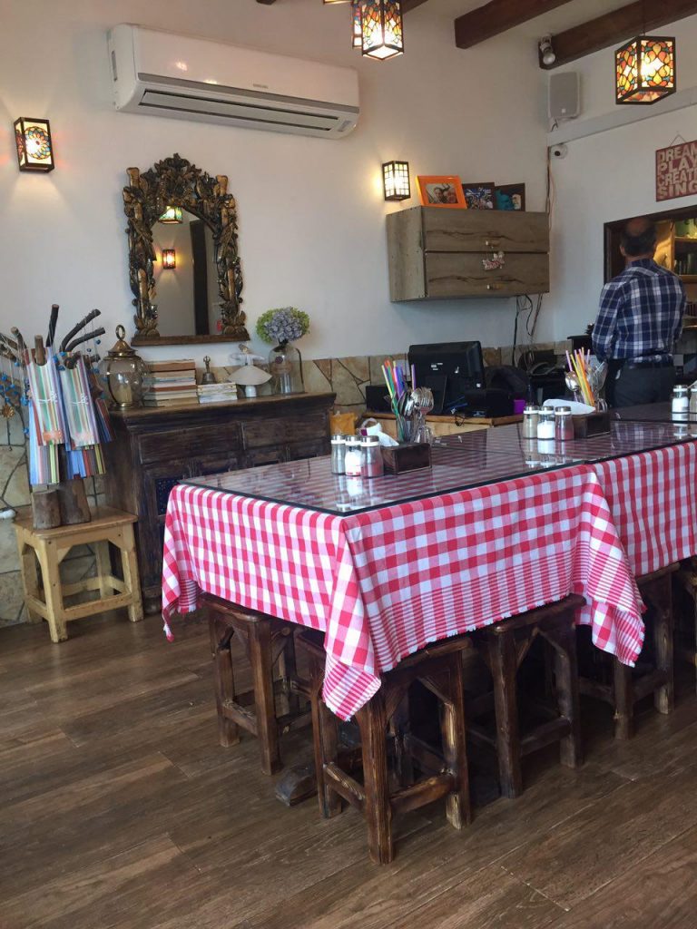 رستوران چوچاق در شهر رویان